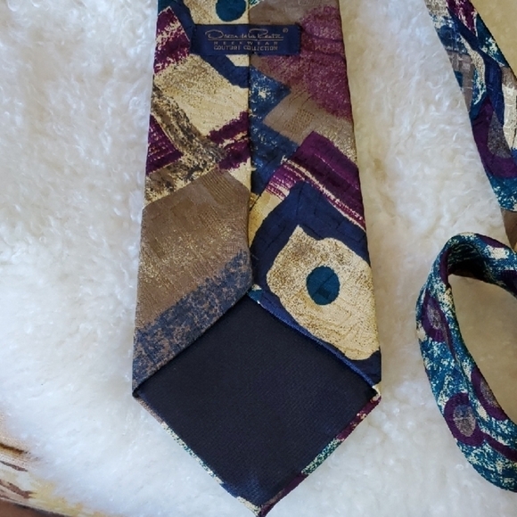Oscar de la Renta Purple and Gold Artistic Tie - Picture 3 of 4